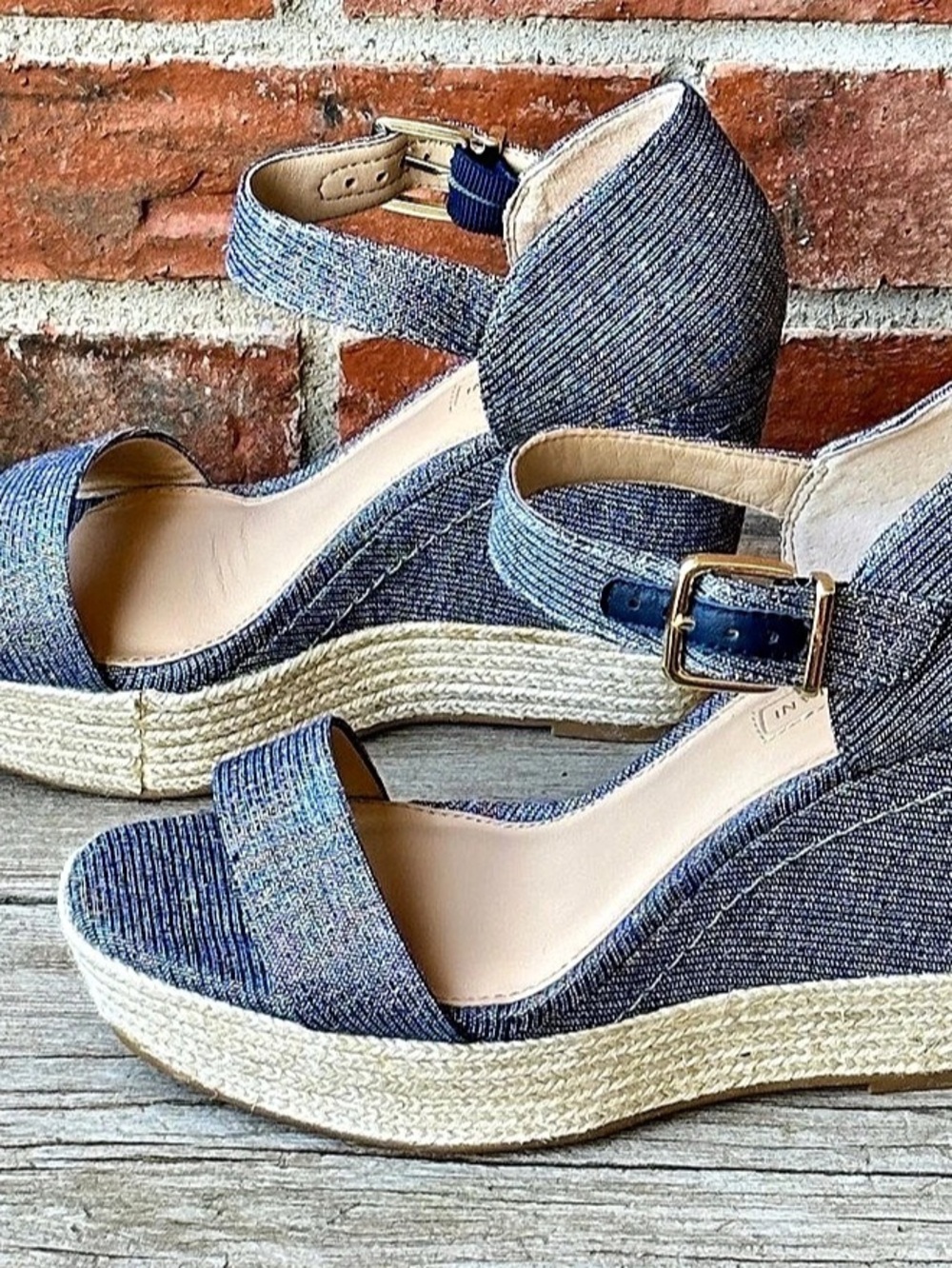 Antonio Melani Alana Textured Denim Blue Wedge Heels Sandals 7.5M Like New